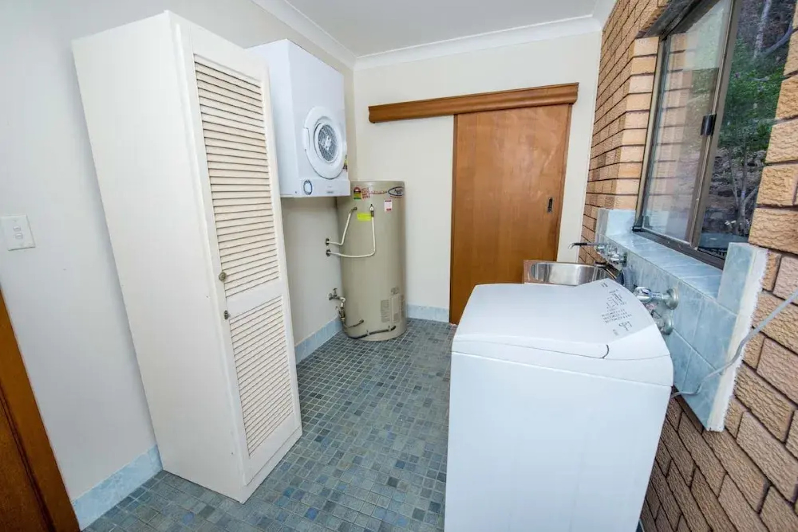 Pet Friendly Lentara St 8 - Fingal Bay