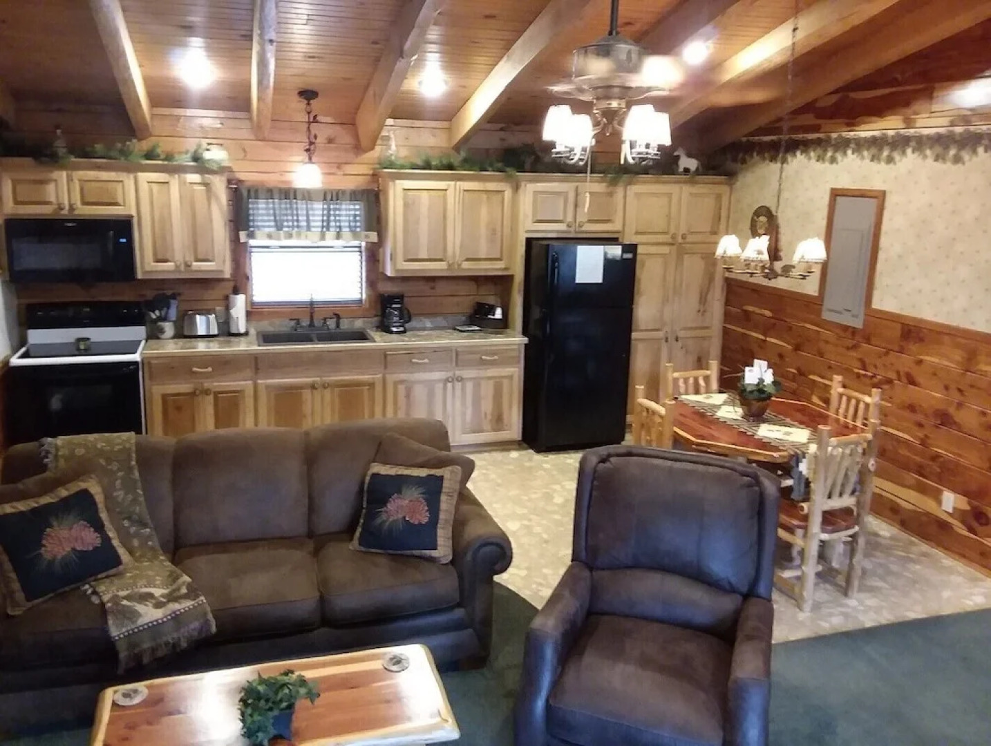 Lake Shore Cabins on Beaver Lake