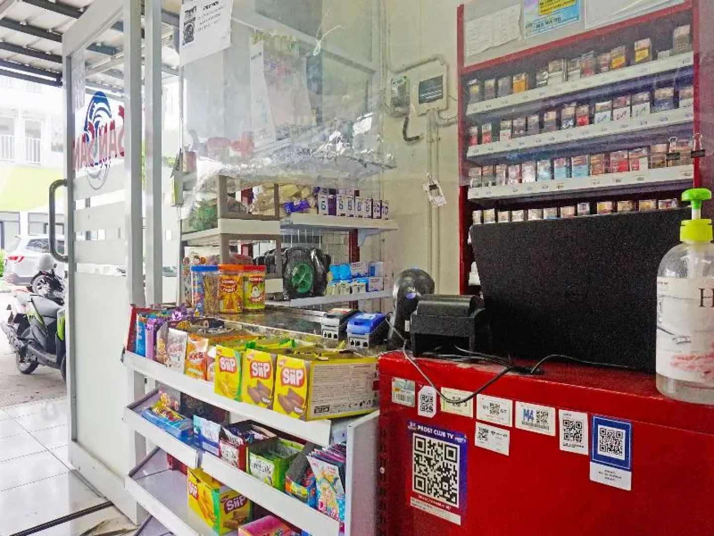 San San Rooms Gunung Putri Square