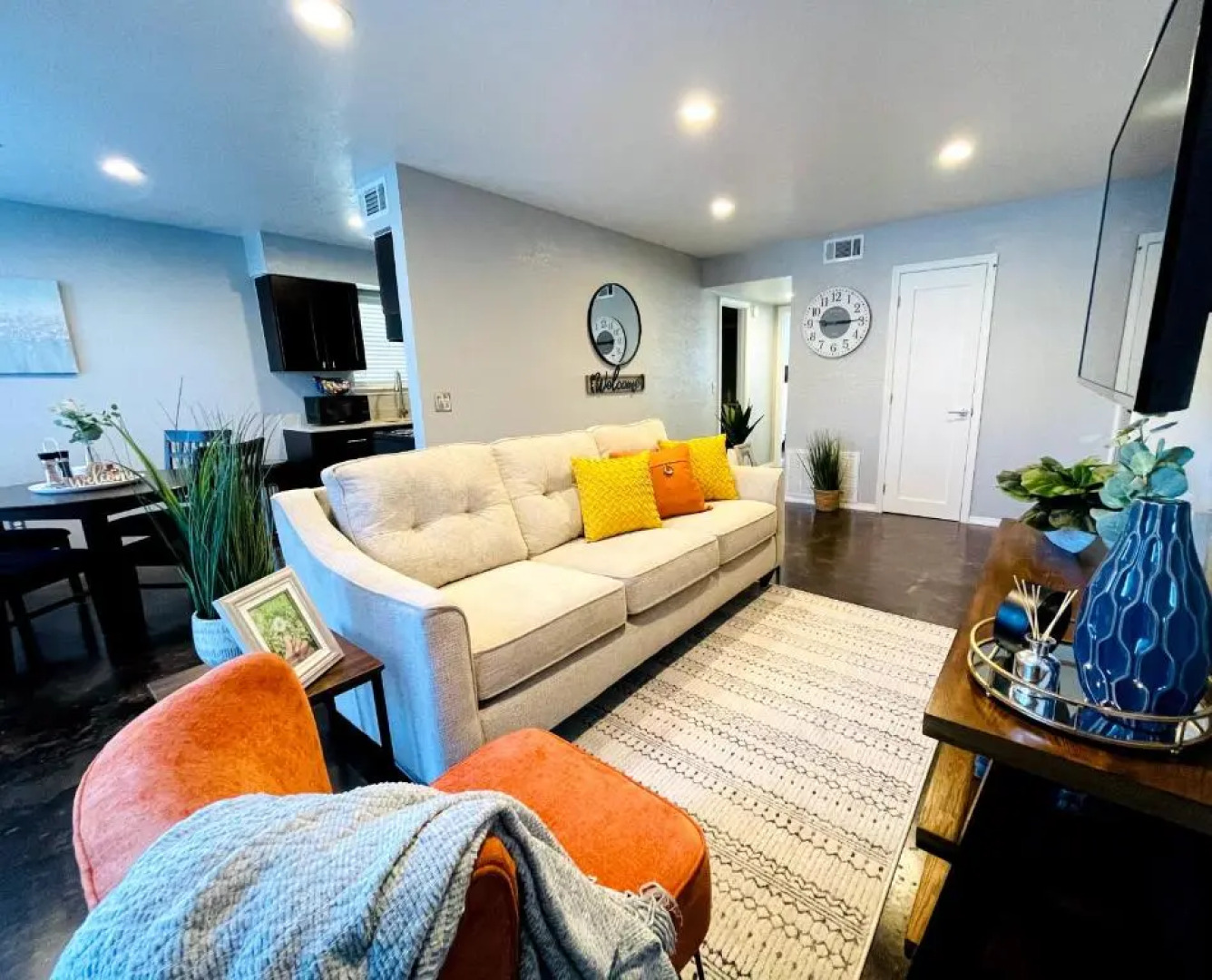 Evie's Campus-close 2 bedroom luxury