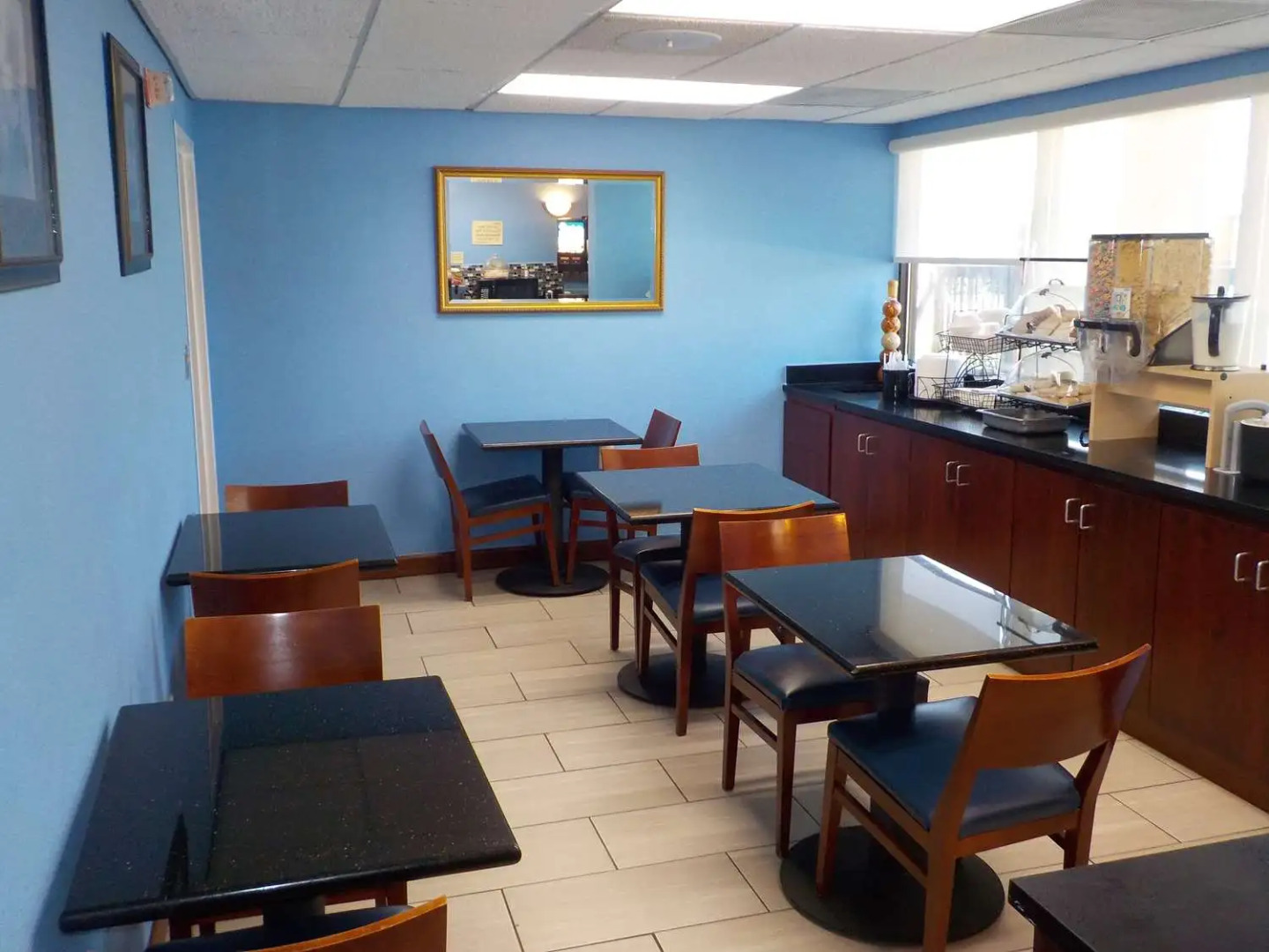 SureStay Hotel by Best Western Lenoir City