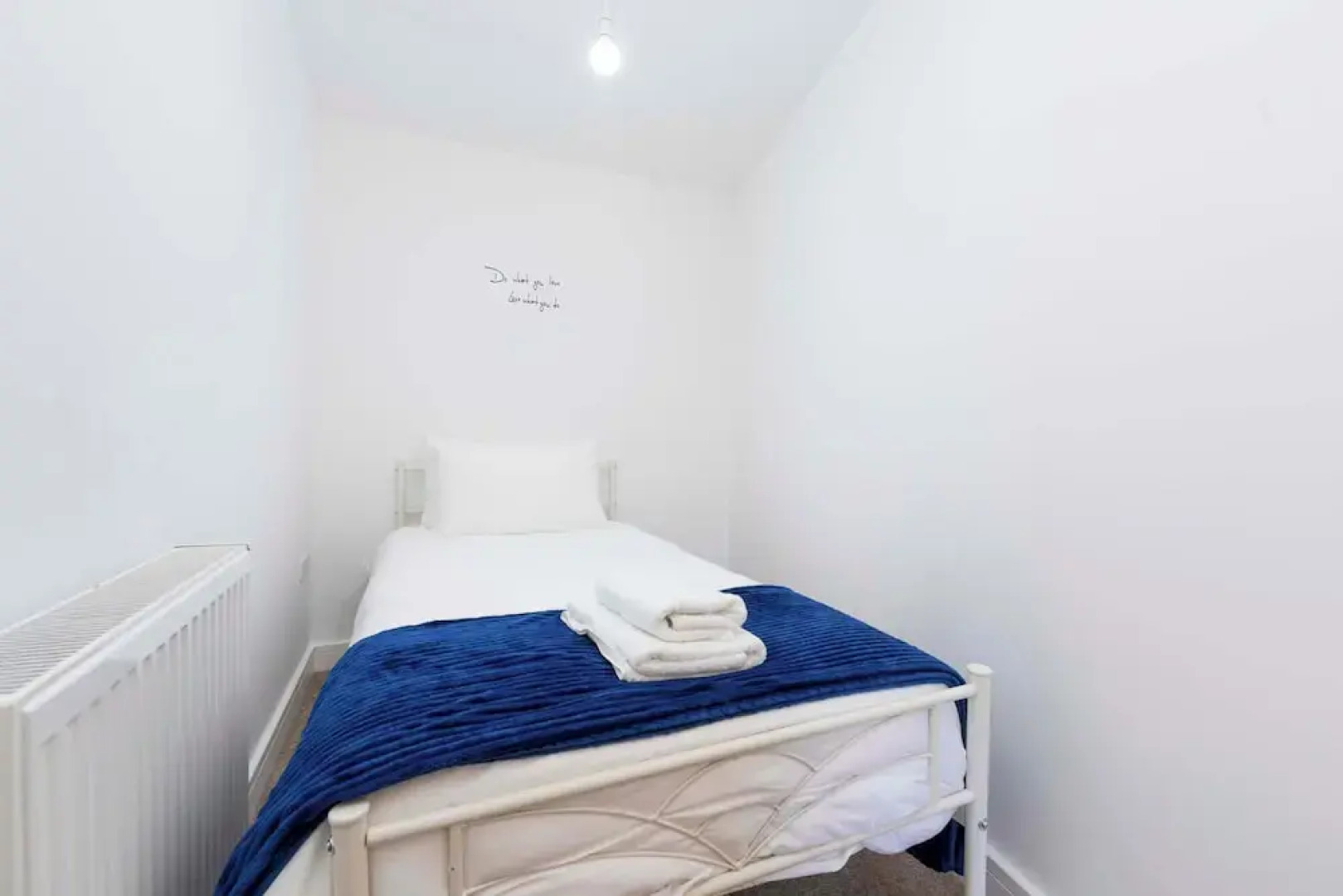 Cosy-cute Miner's Cottage on the Taff Trail