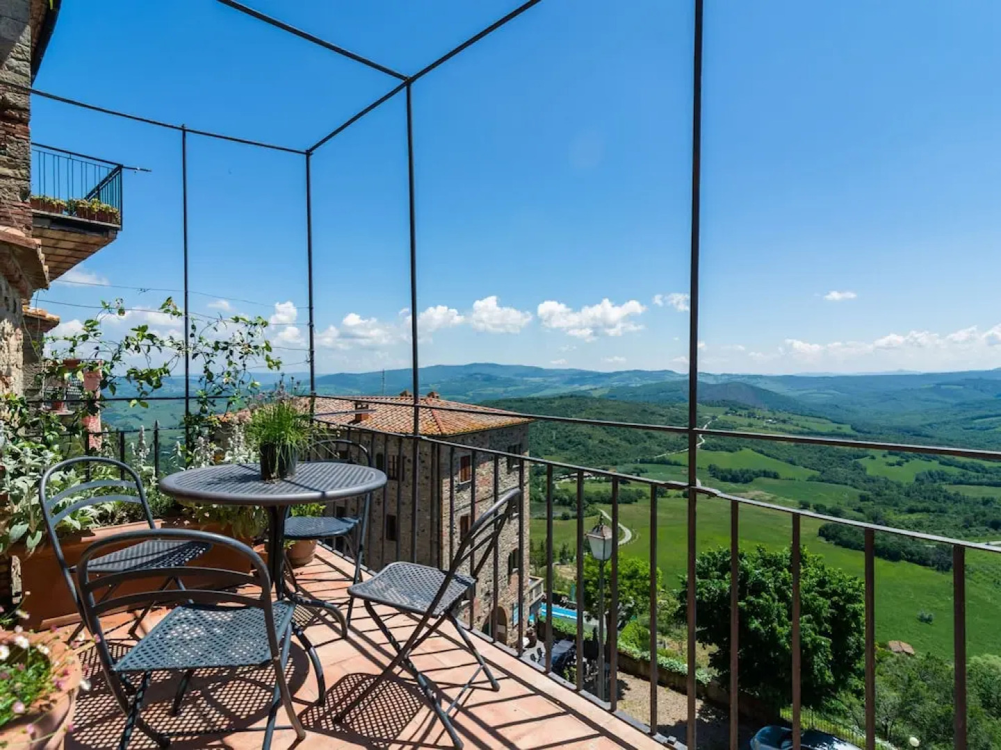 Tuscan Hilltop Getaway