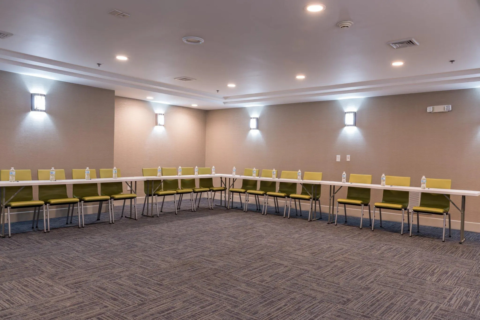Holiday Inn Express Hartford – Newington, by IHG