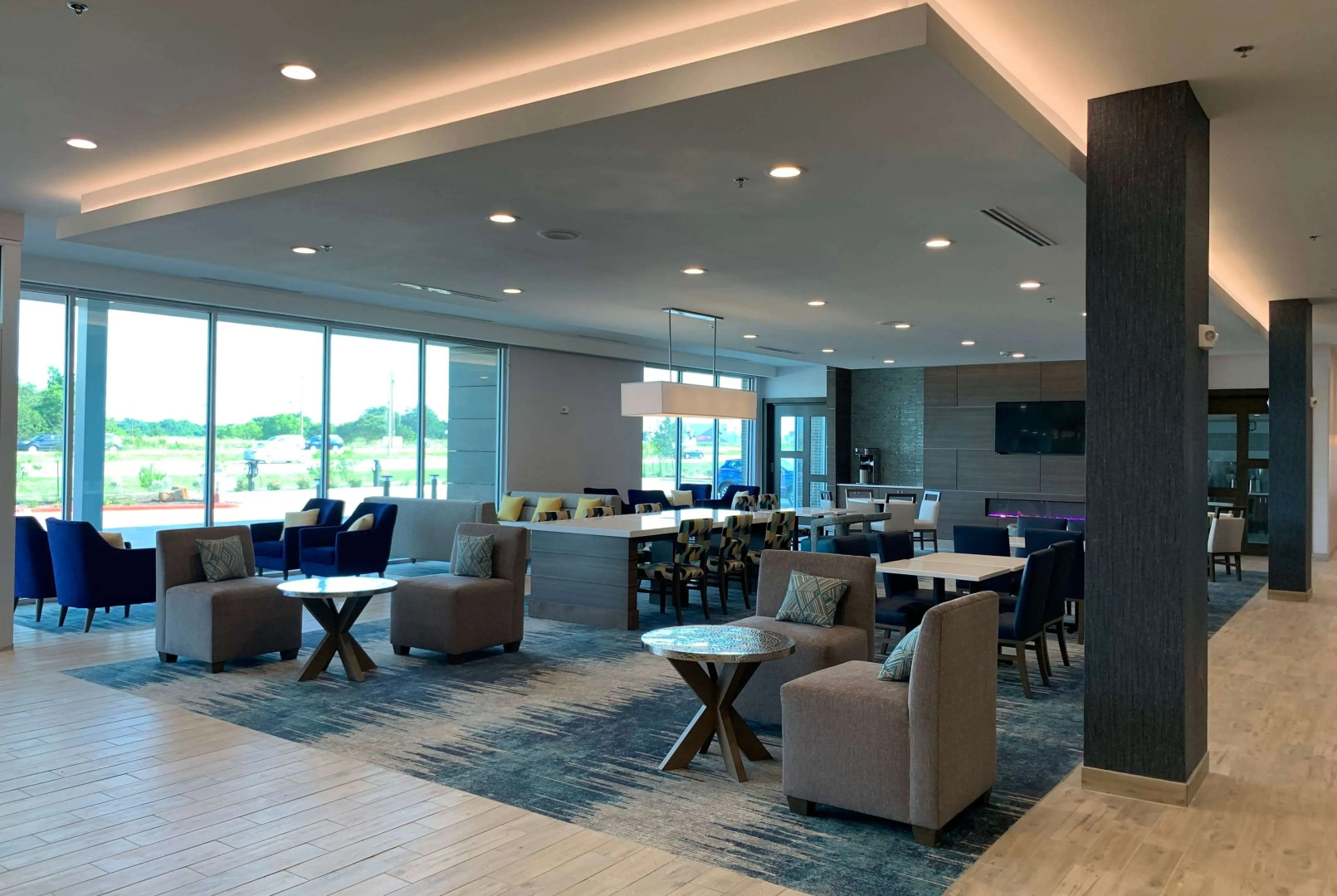 La Quinta Inn & Suites by Wyndham Round Rock East