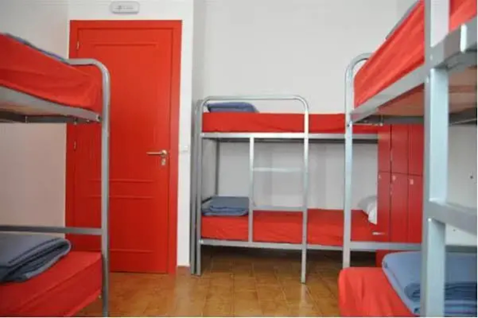 Mana Mana Youth Hostel