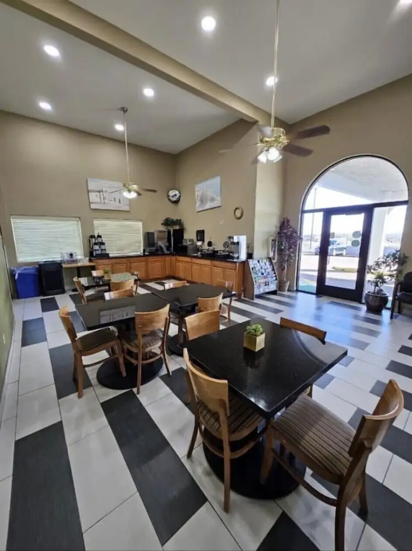 Super 8 By Wyndham Holbrook