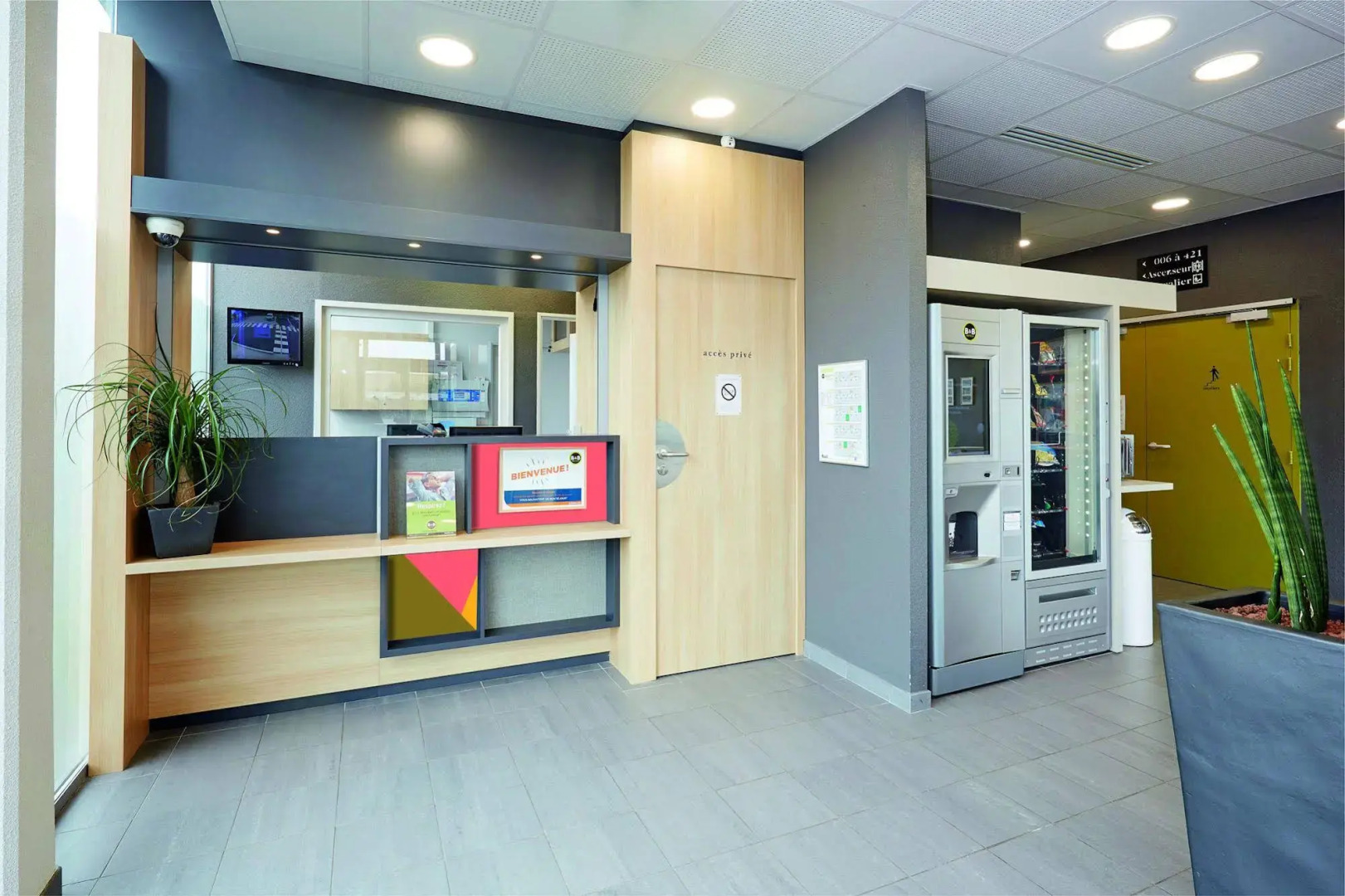 B&B HOTEL Lens Musée du Louvre