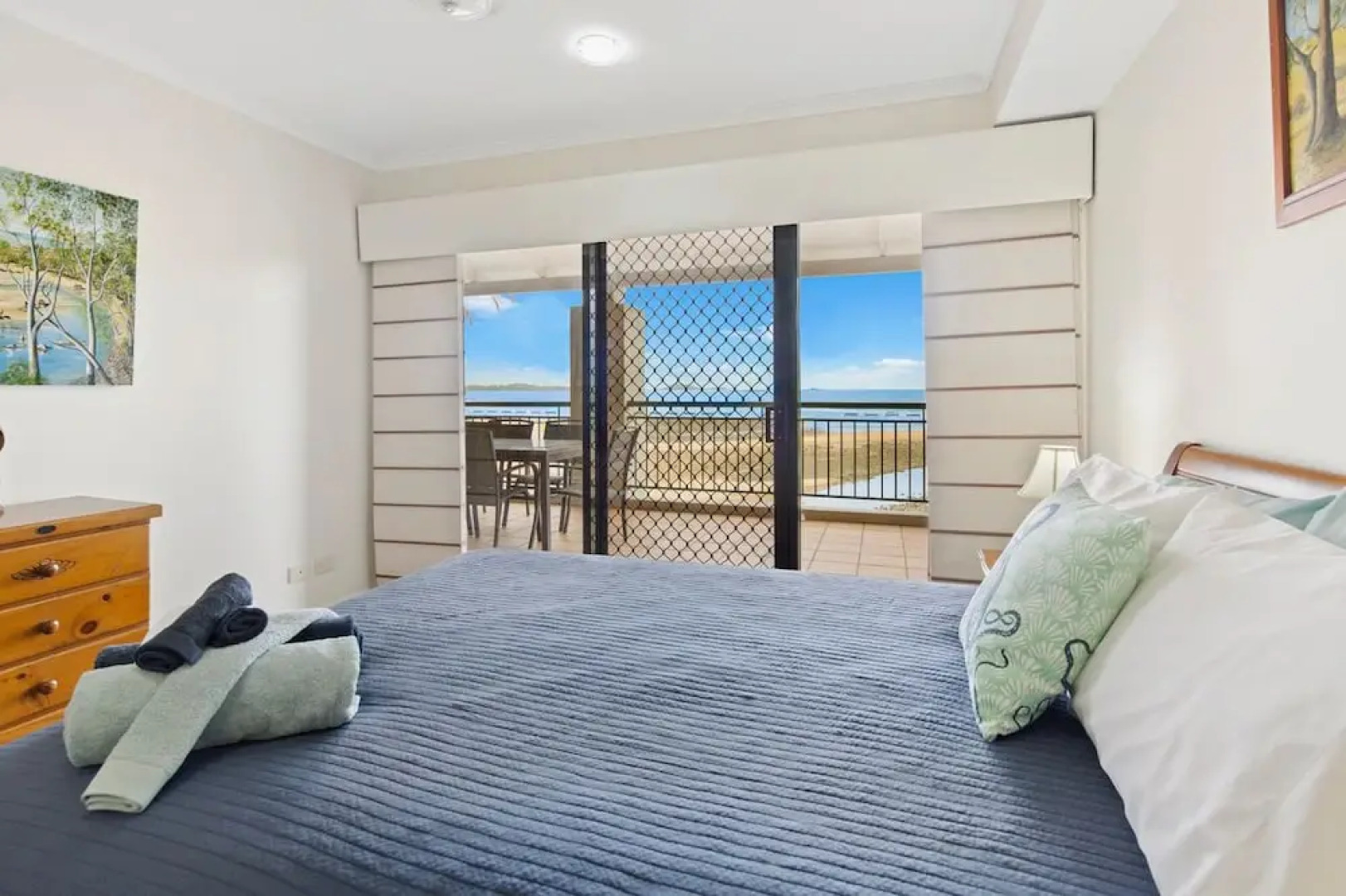 Luxury Beach Unit Dolphin Heads