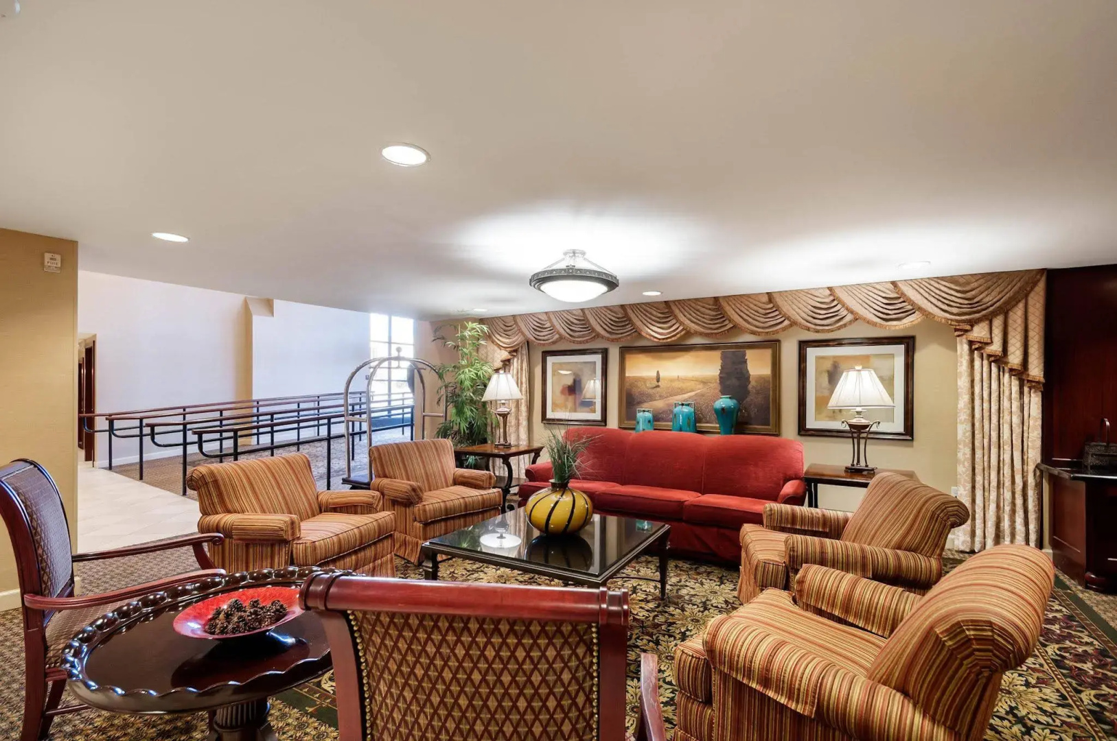 Arlington Court Suites, a Clarion Collection Hotel
