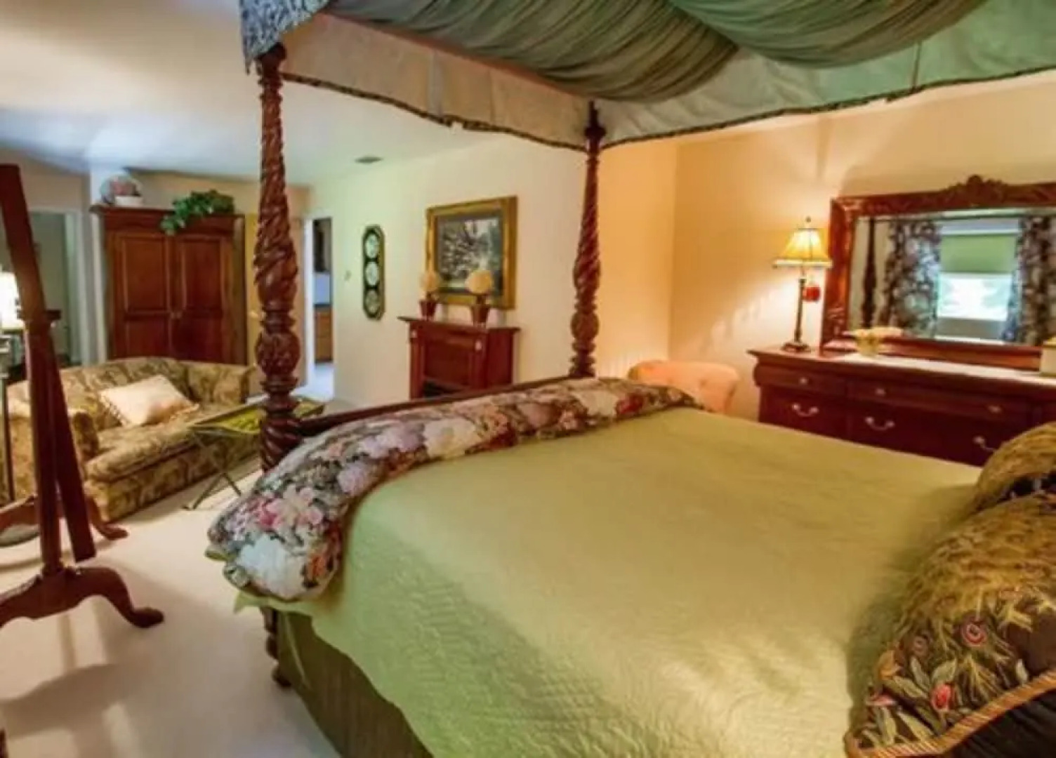 Bald Mountain House Inn at the Wolf Laurel Resort