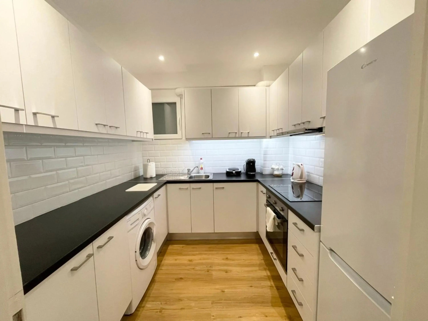 Faliro Apartments Next To The Beach