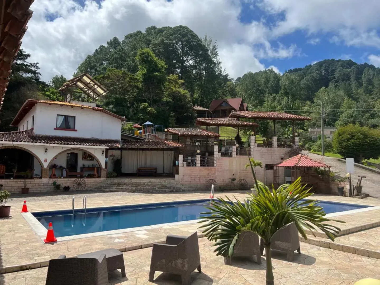 Hotel y Cabañas Ros