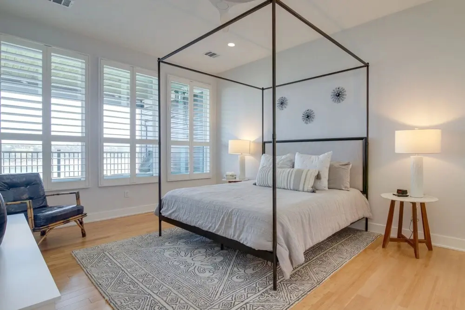 Lago Vista Condo w/ Game Room, Deck & Water Views!