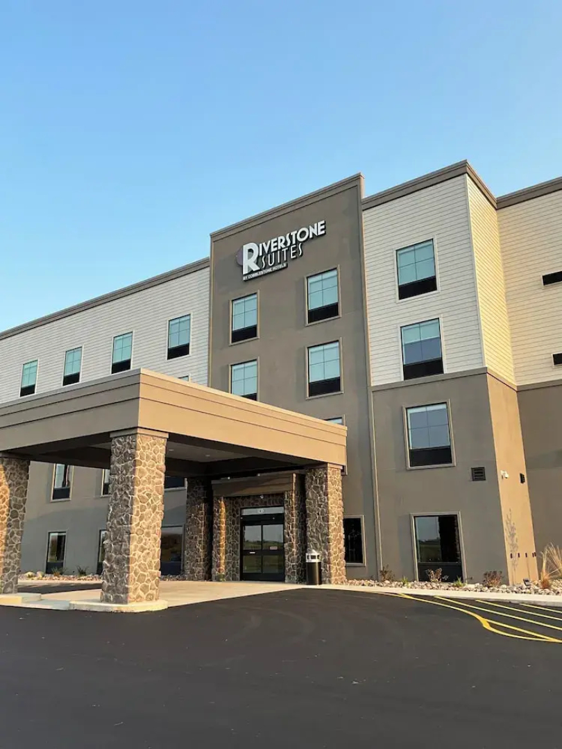 Riverstone Suites - Chippewa Falls