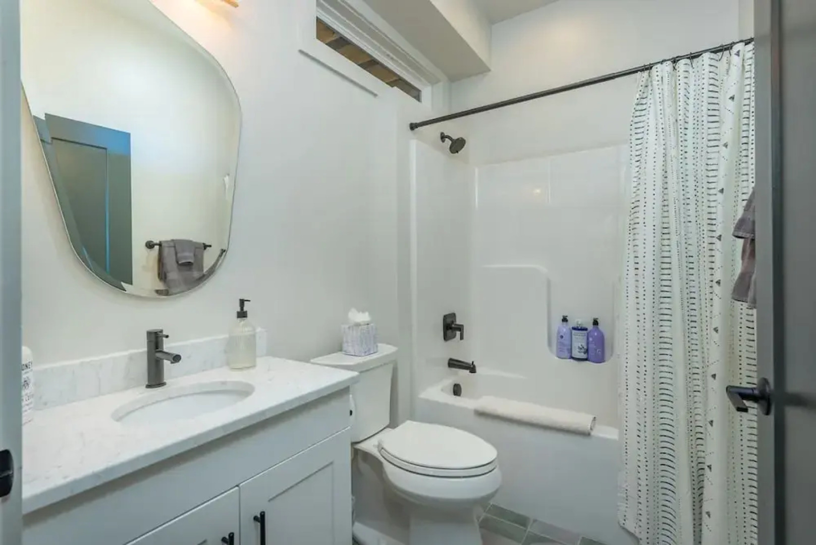 Wet Dry Sauna w Fireplace Close to Waterfalls