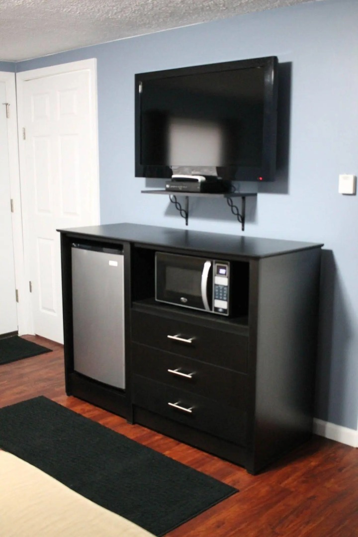 The New Lantern Motel