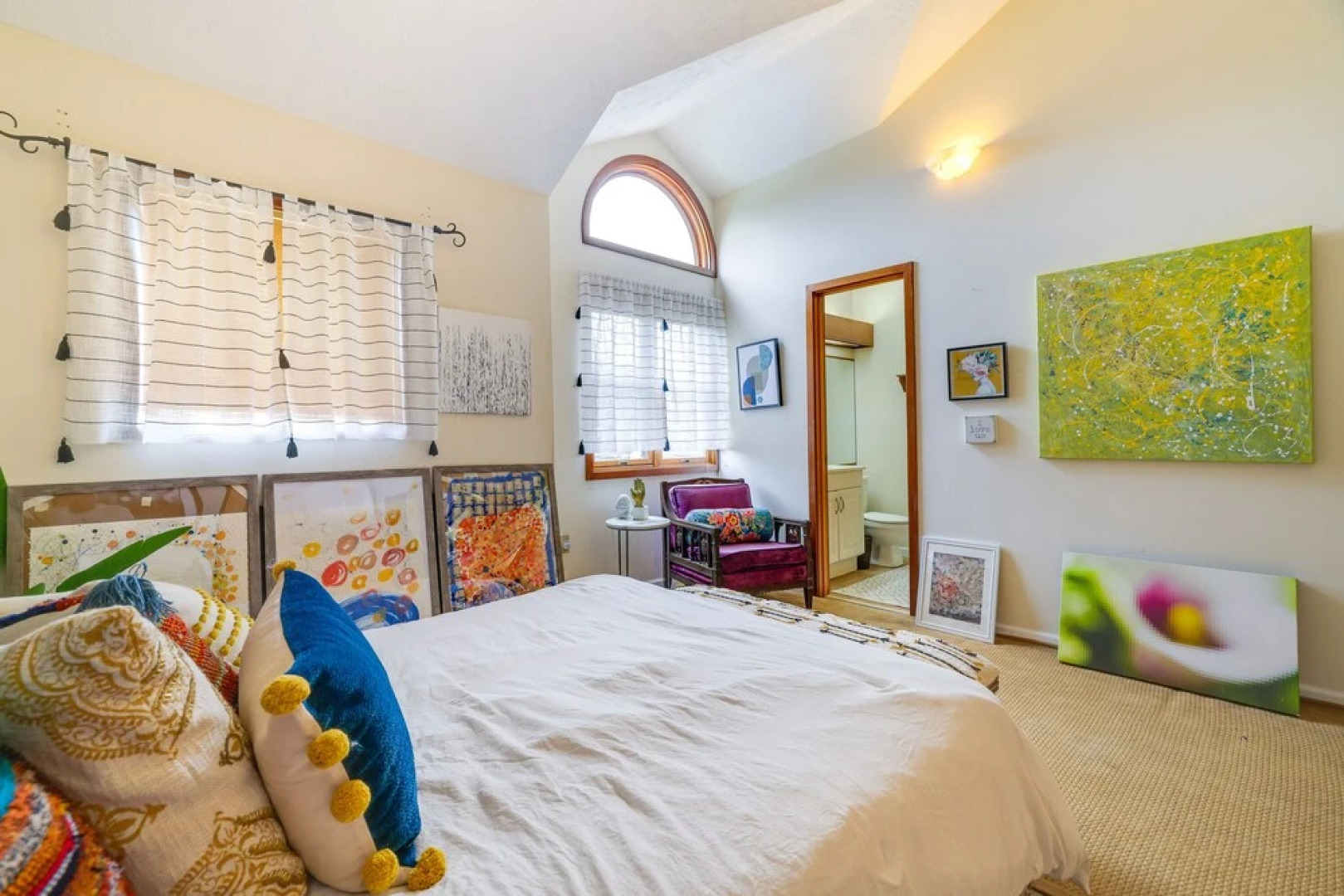 Colorful East Stroudsburg Townhome - Pets Welcome!