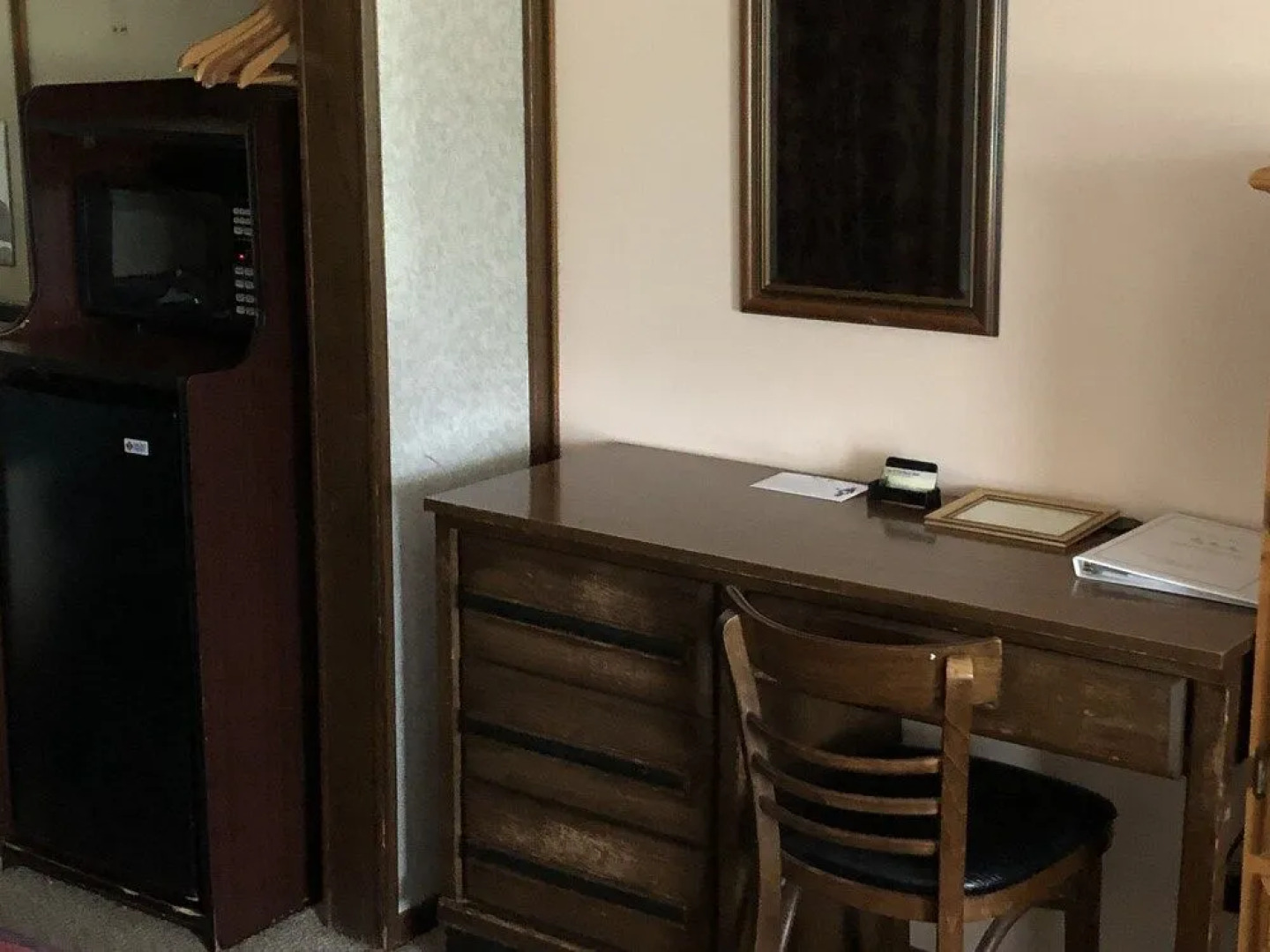 Edge O The Woods Motel