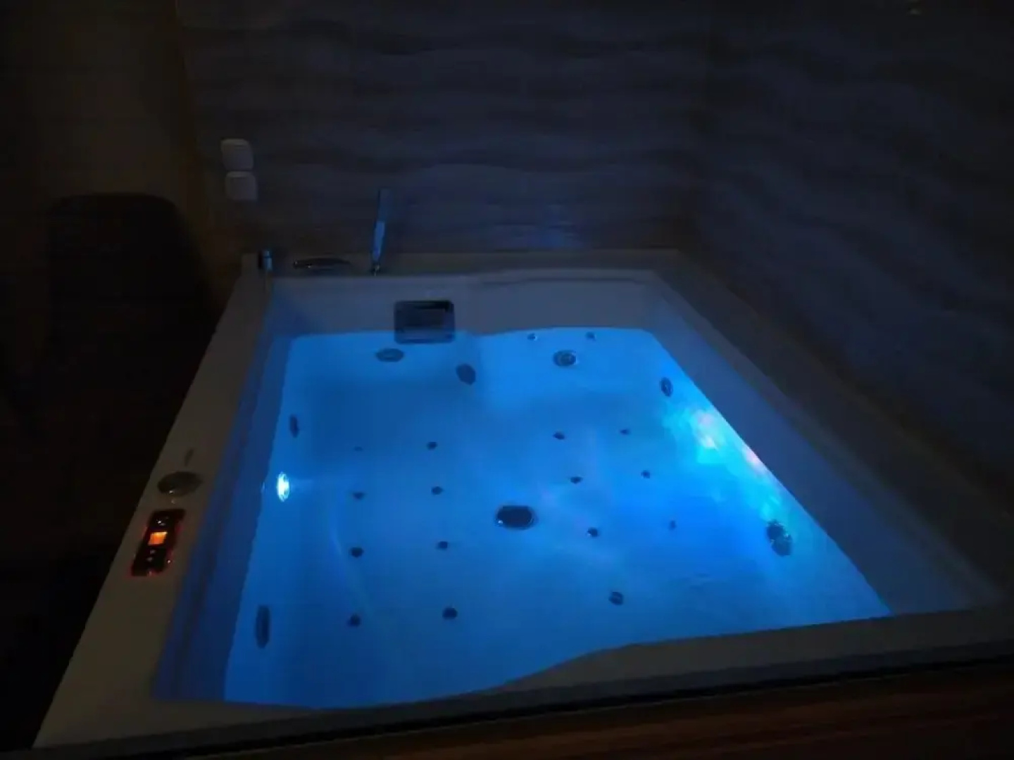 OLYMPUS VIEW Rooms Sauna & Spa