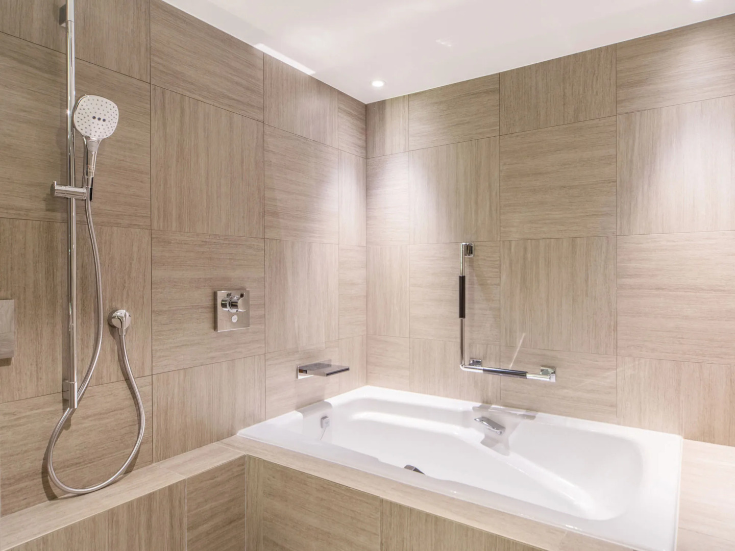 Sheraton Okinawa Sunmarina Resort