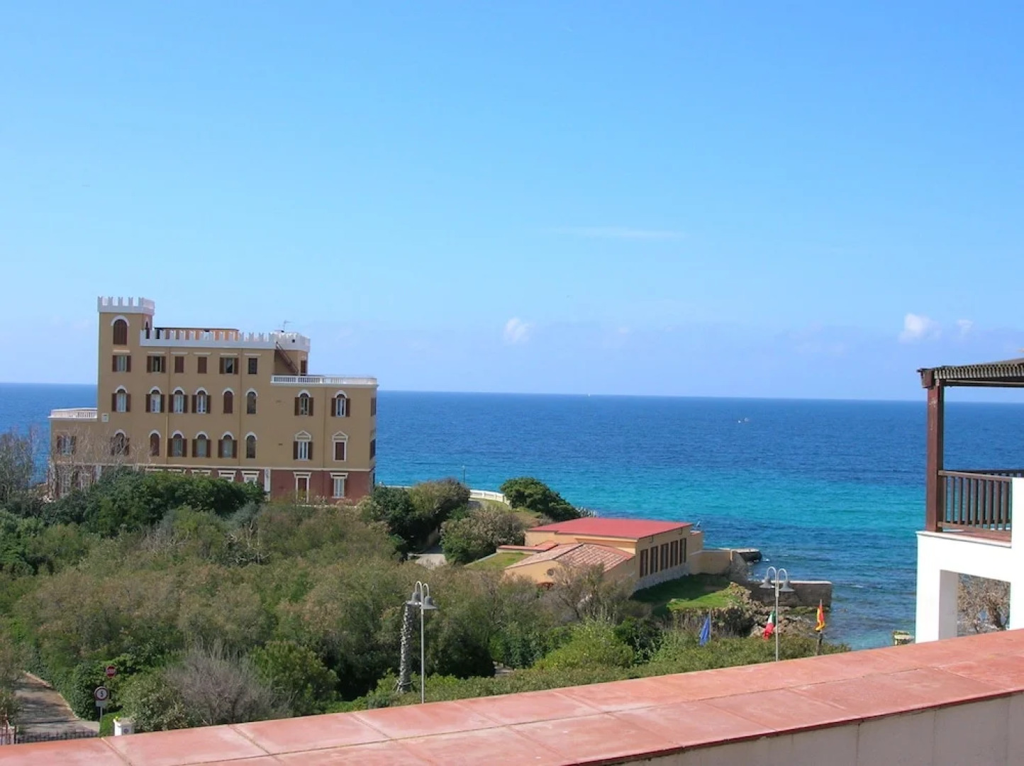 Casa dels Misteris a terrace on sea