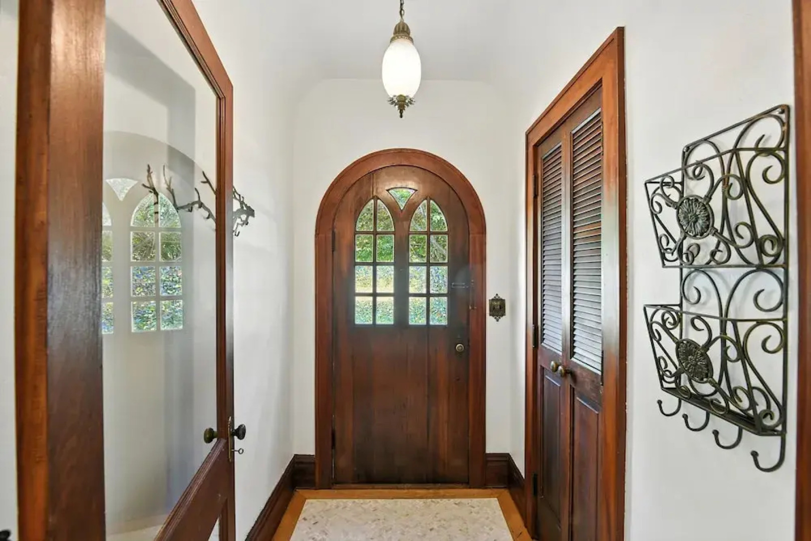 Charming Manville Heights Cottage Retreat 3 Bedroom Home