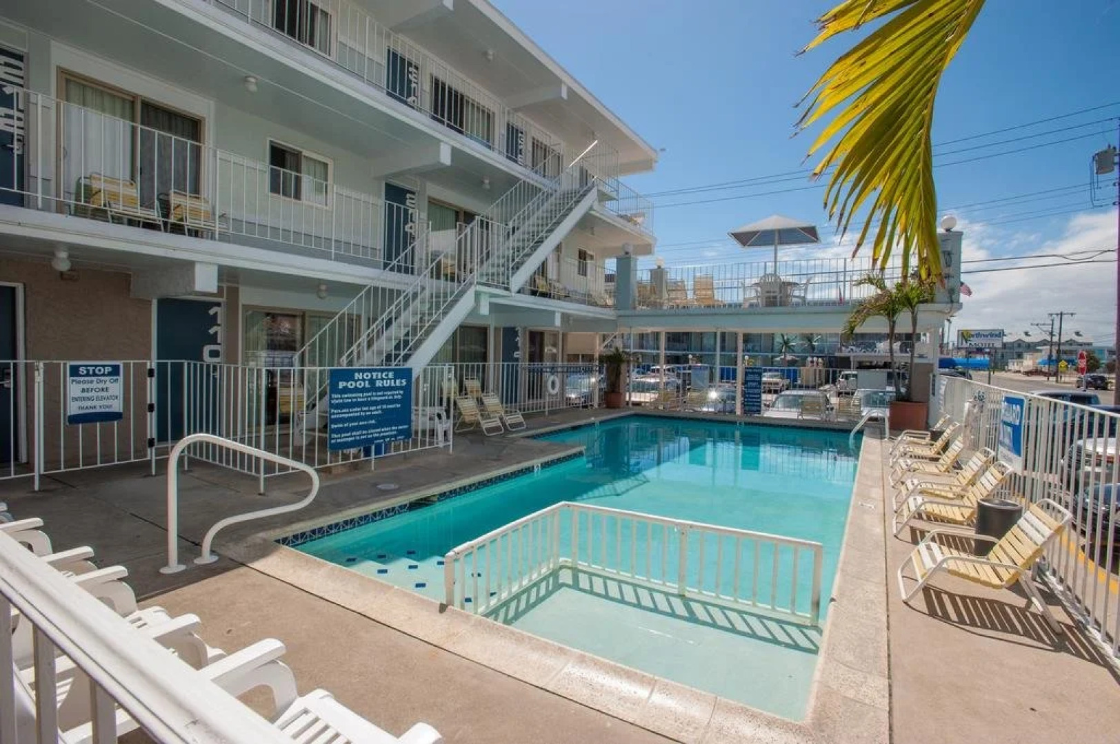 The Harbor Light Family Resort
