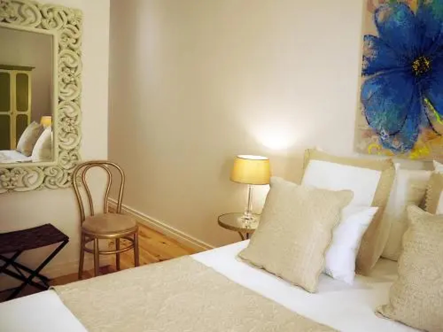 Sado Blue - City & River Flats by Be@home