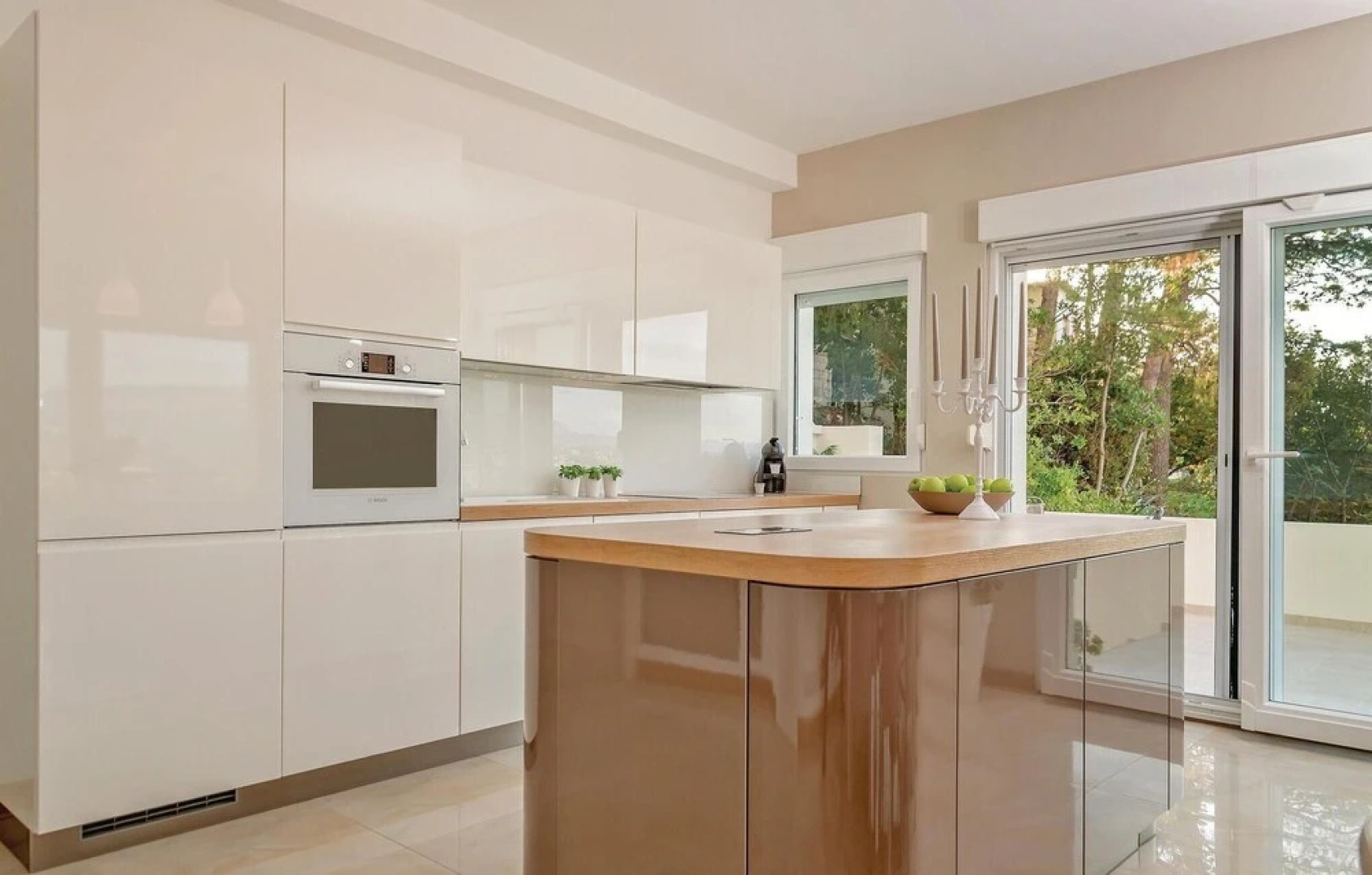 Nice Home in Podstrana with Hot Tub, WiFi & 4 Bedrooms