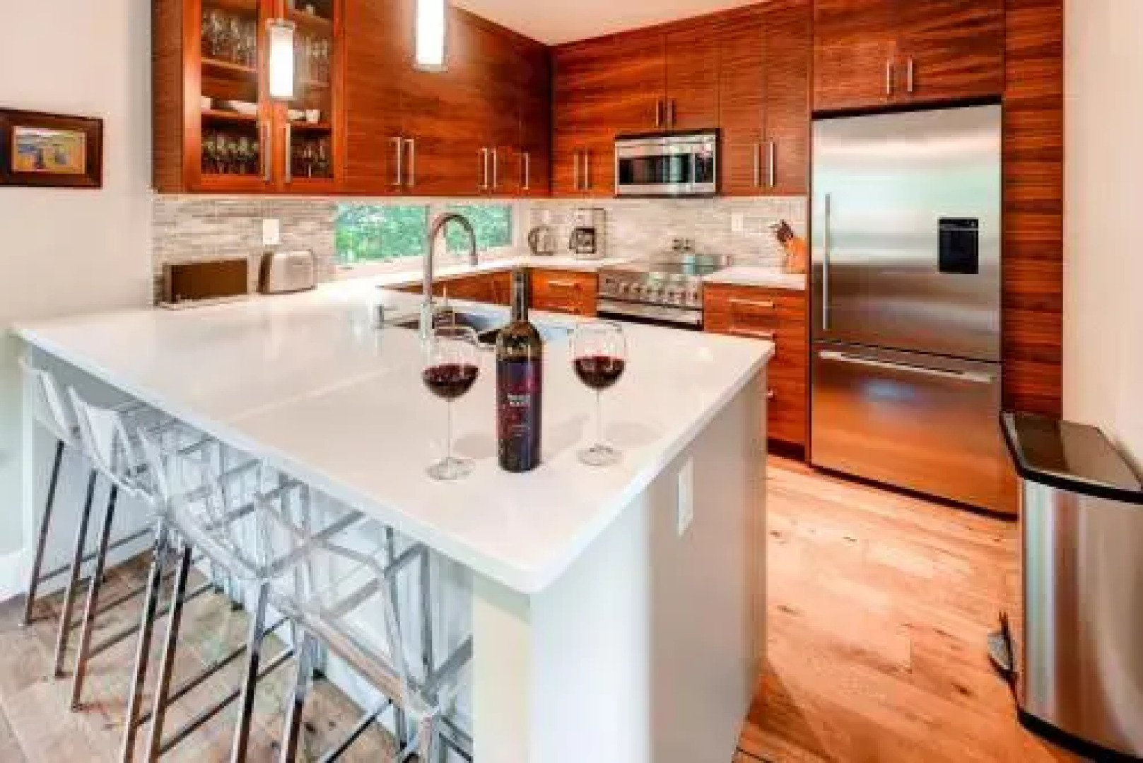 Four-Bedroom Family Friendly House with Chef's Kitchen