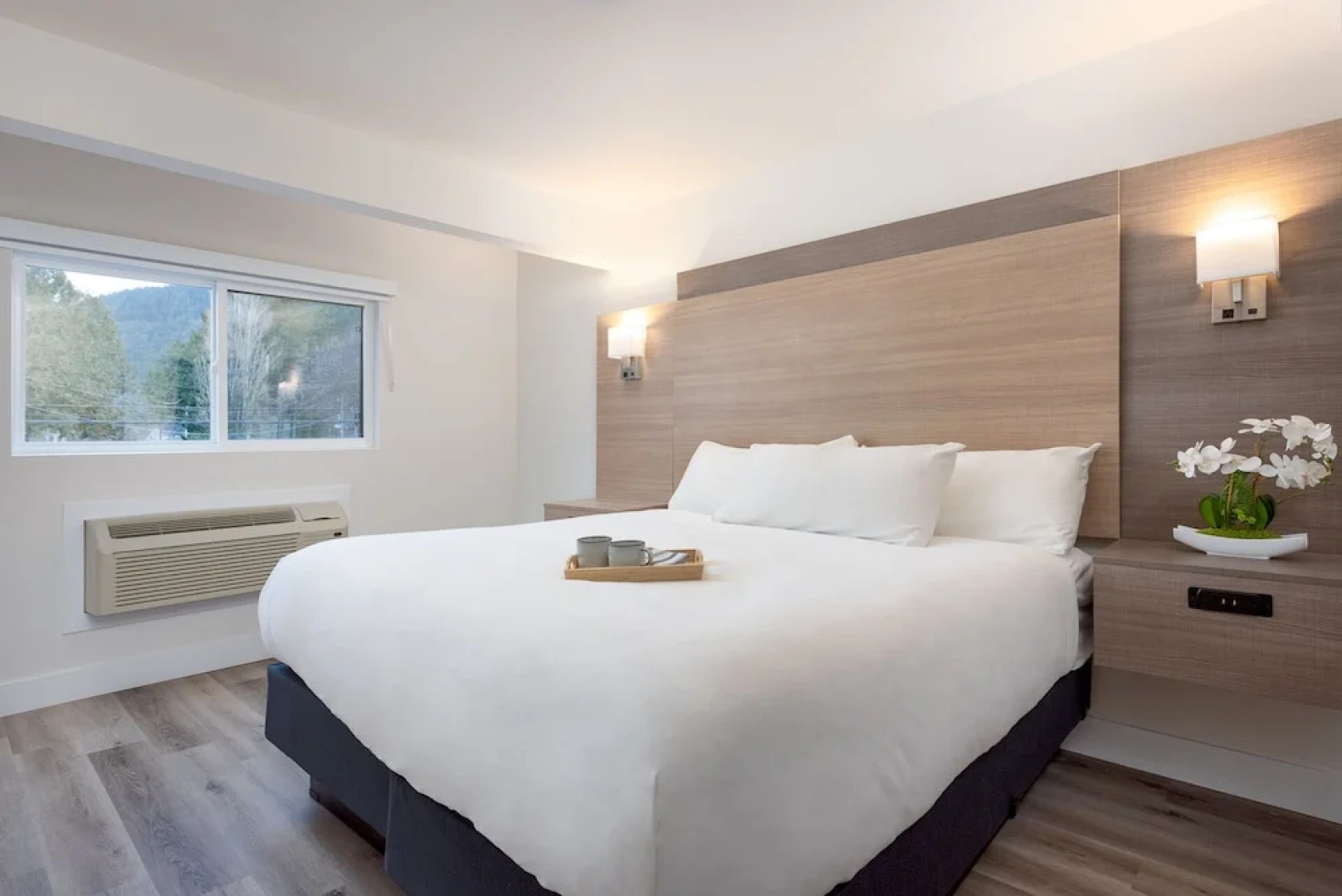 Harrison Grand Motel LTD.