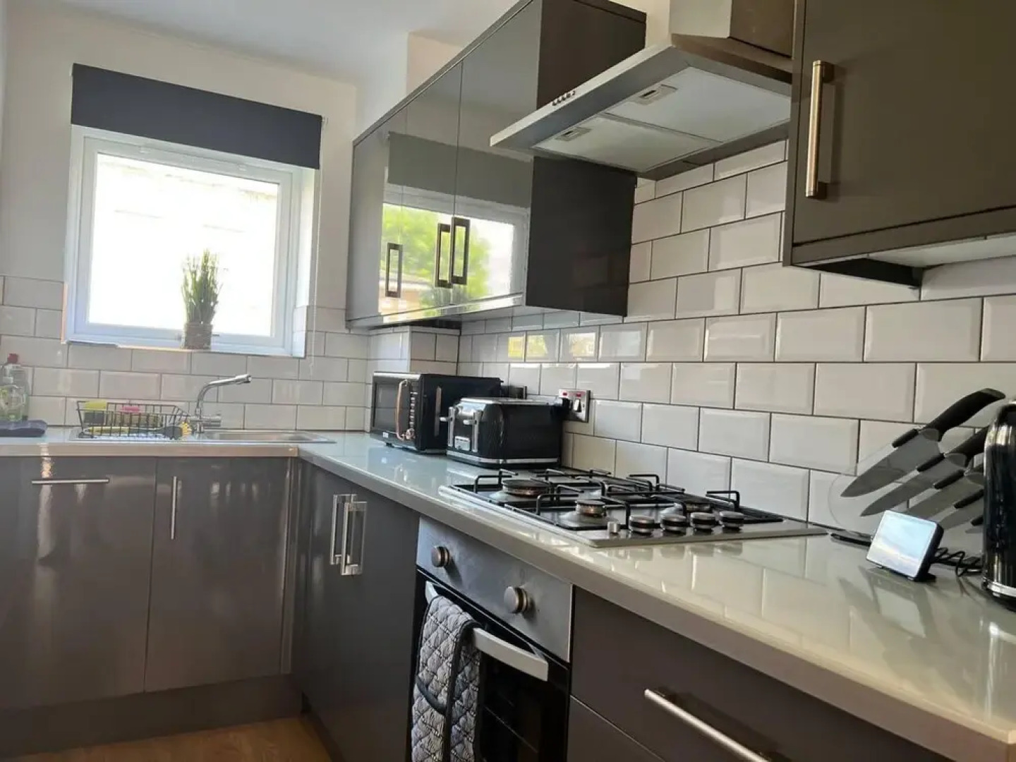 Central 4-bed House - Parking, Patio, Garden, Wifi