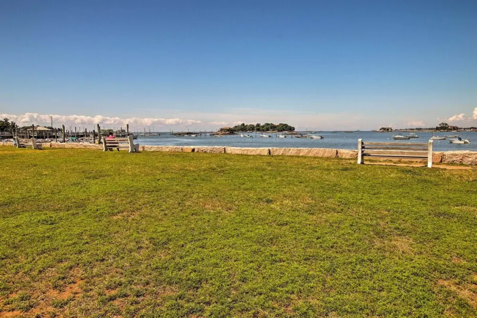 Pet-friendly Branford Apt - 10 Min Walk to Beach!