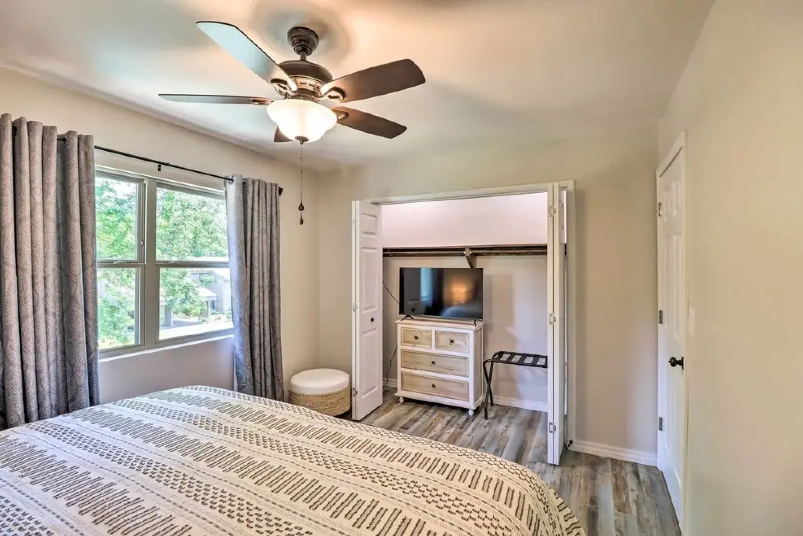 Fairfield Bay Condo w/ Patio < 5 Mi to Lake!