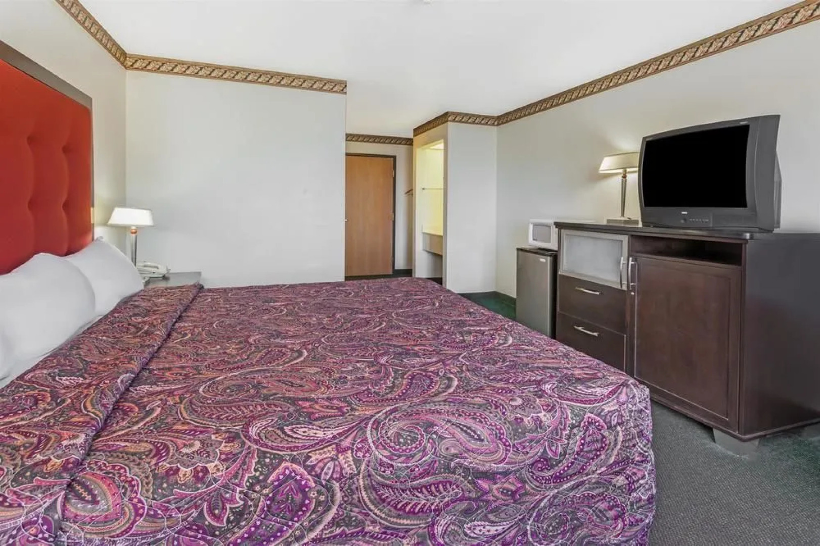 Super 8 Luna Pier/Monroe/Toledo Area