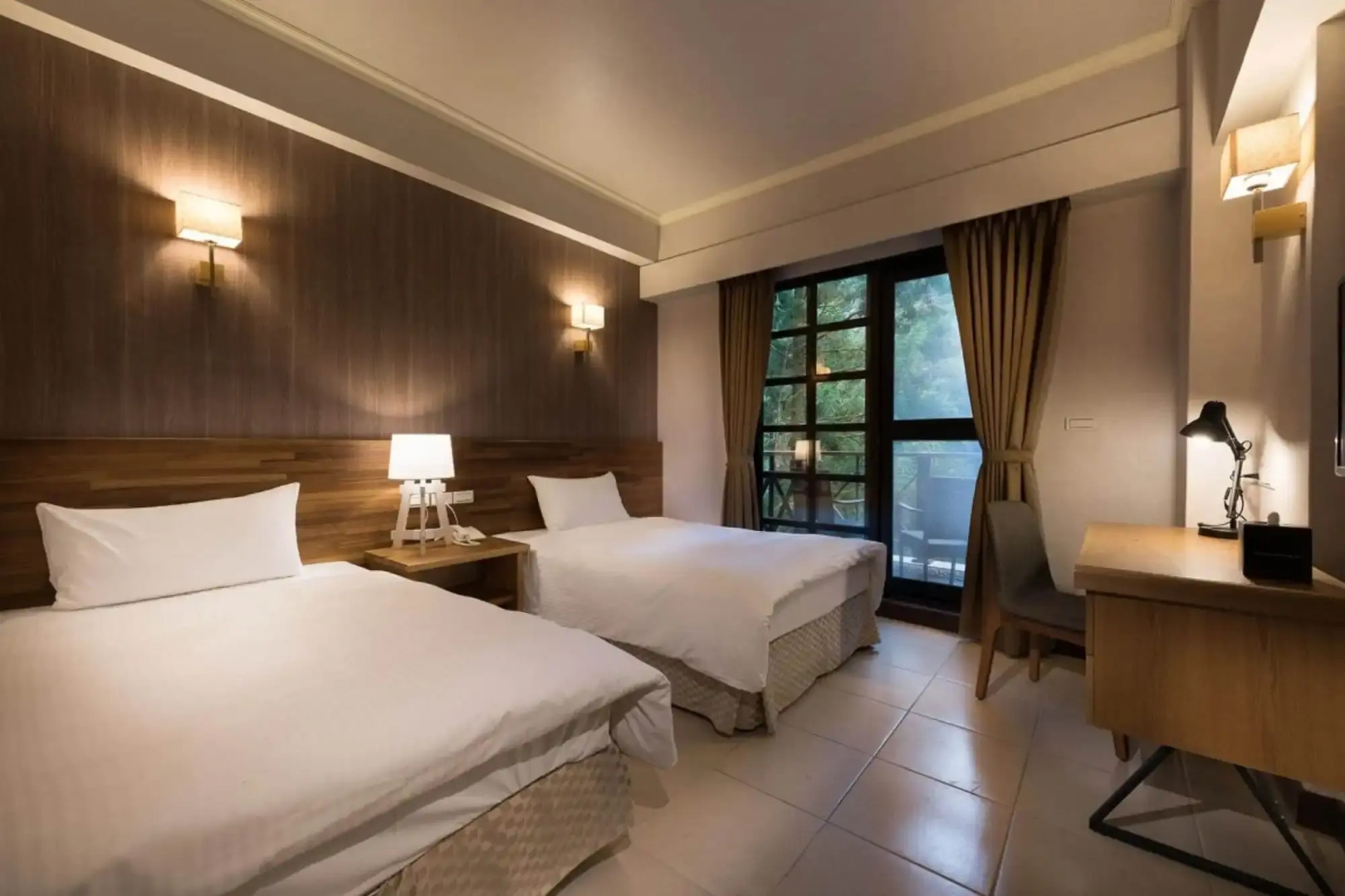 Ming Chi Shan Zhuang