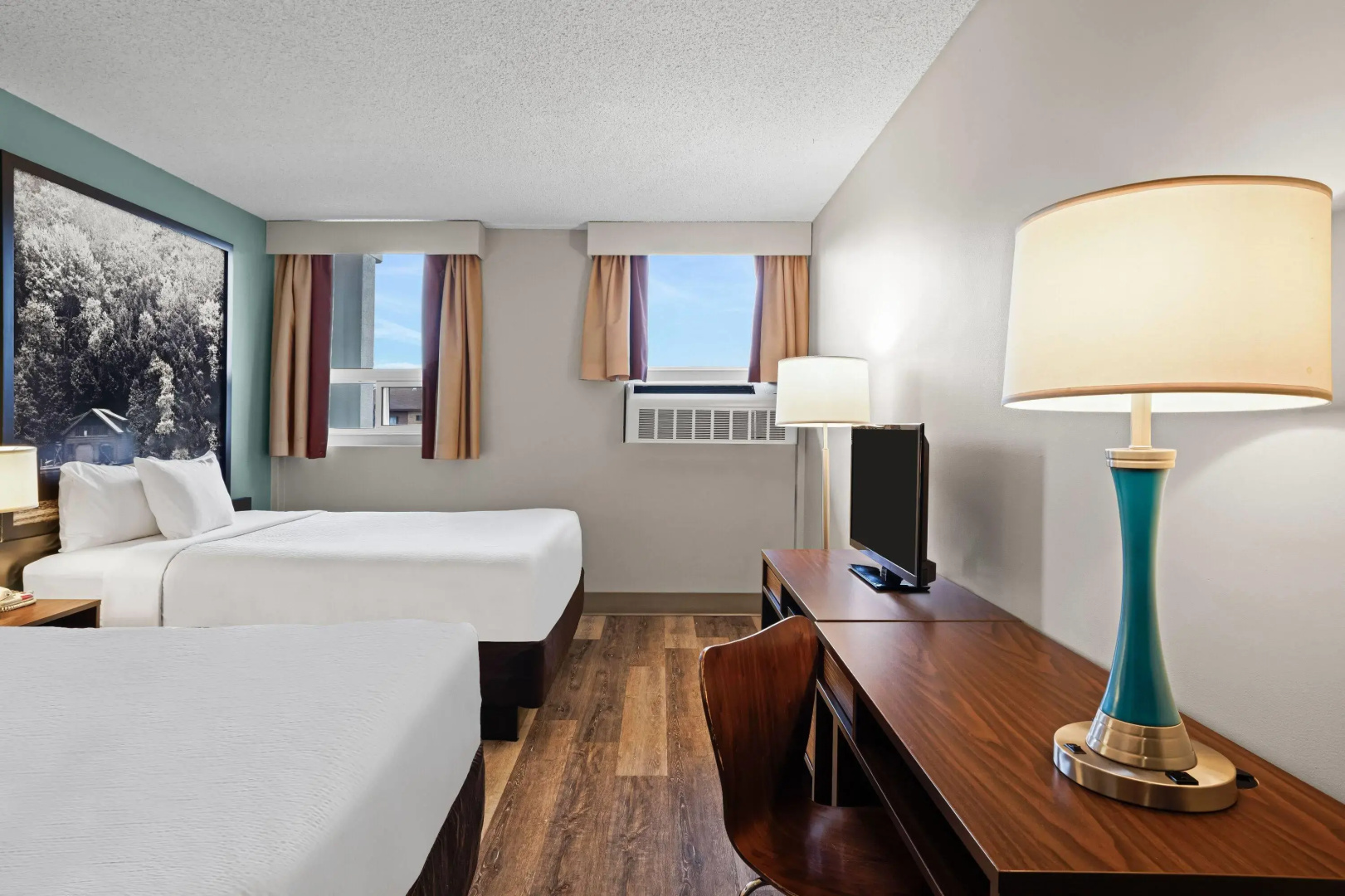 Super 8 by Wyndham Thunder Bay