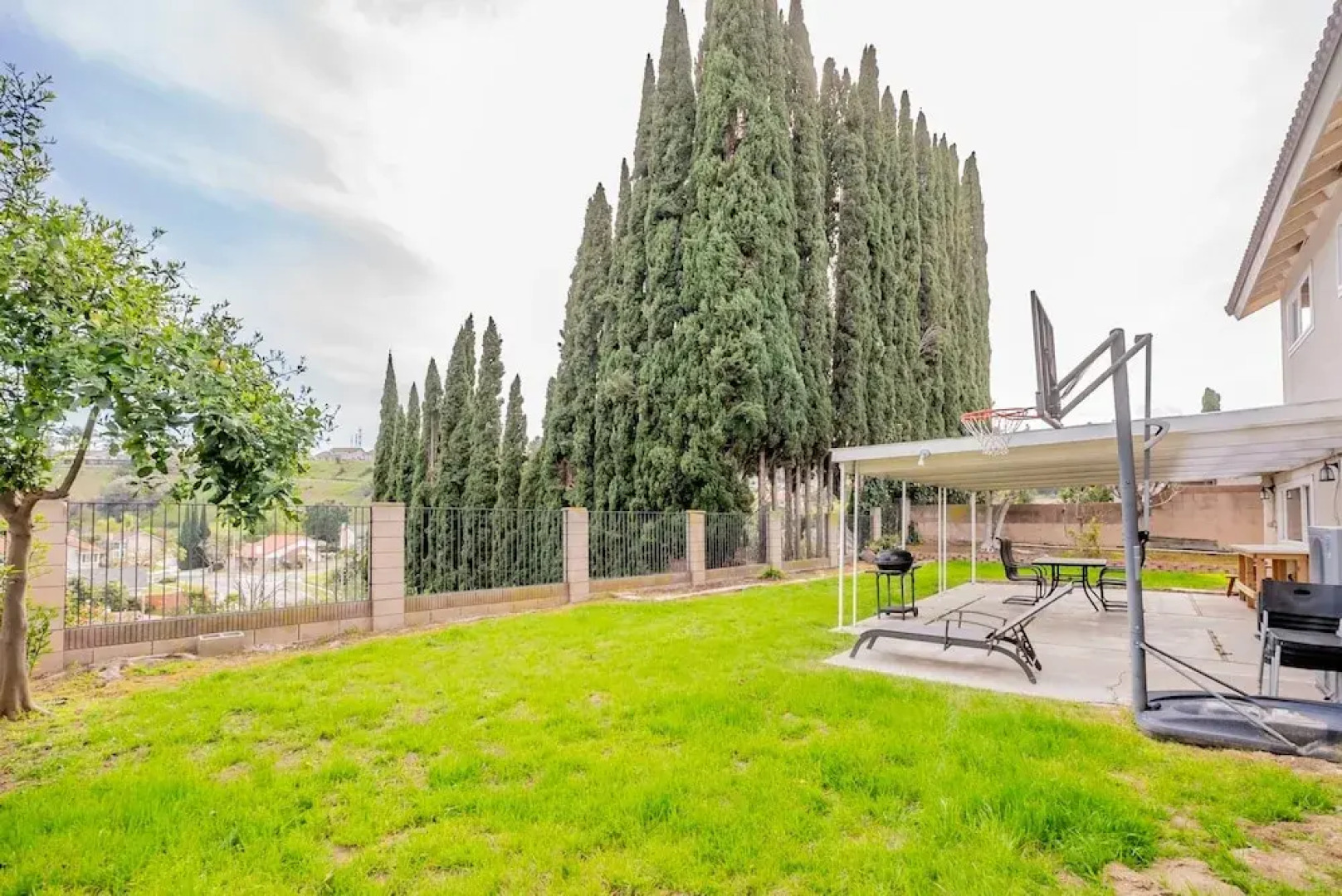 Serene Retreat With Modern Comforts in San Gabriel