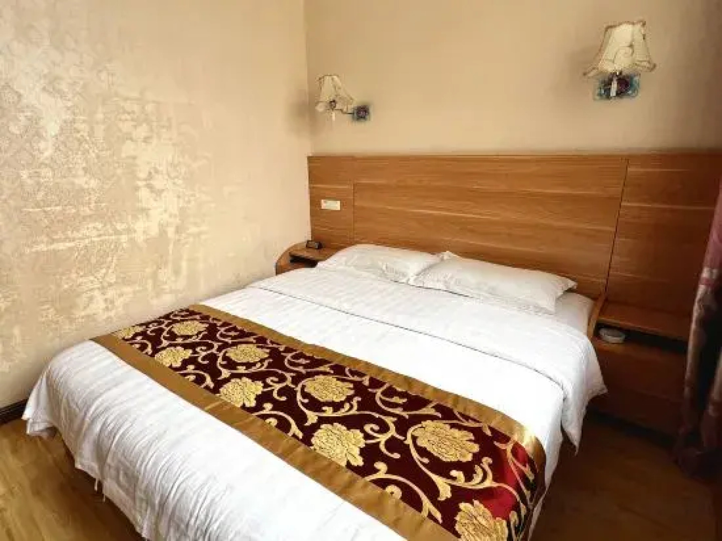 Prairie Pearl Express Hotel