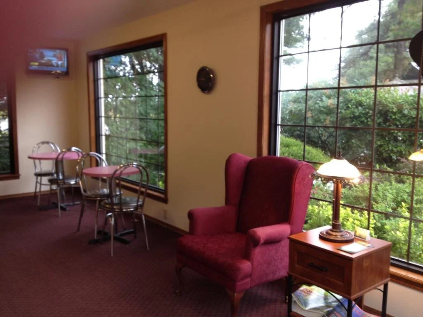 Candlewick Inn And Suites