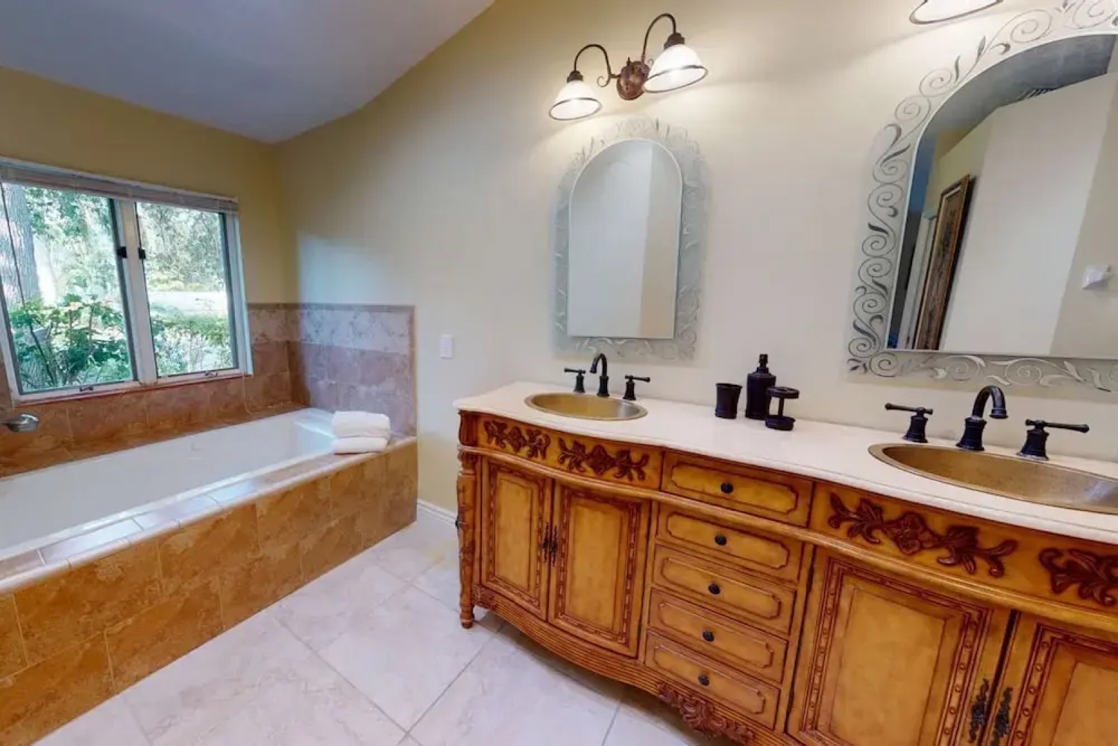 Sarasota Bay Pool Home