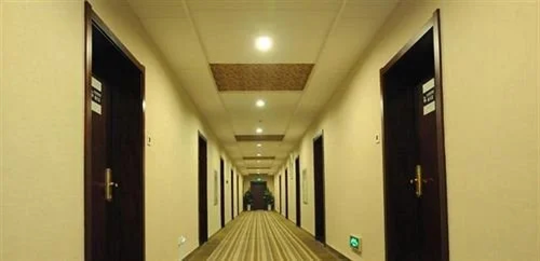 Huazheng Business Hotel