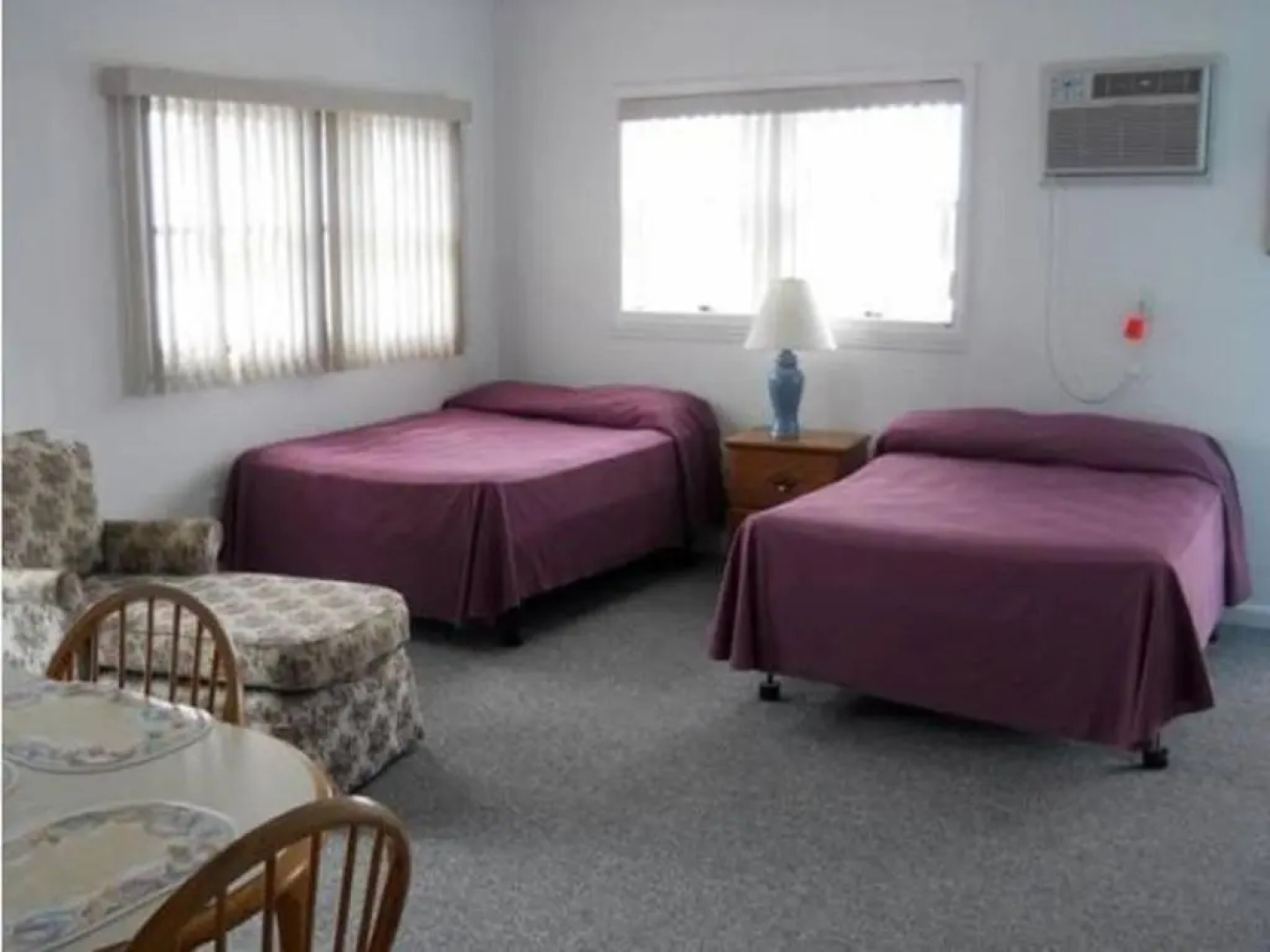 Boardwalk Sand & Surf Inn Oceanfront