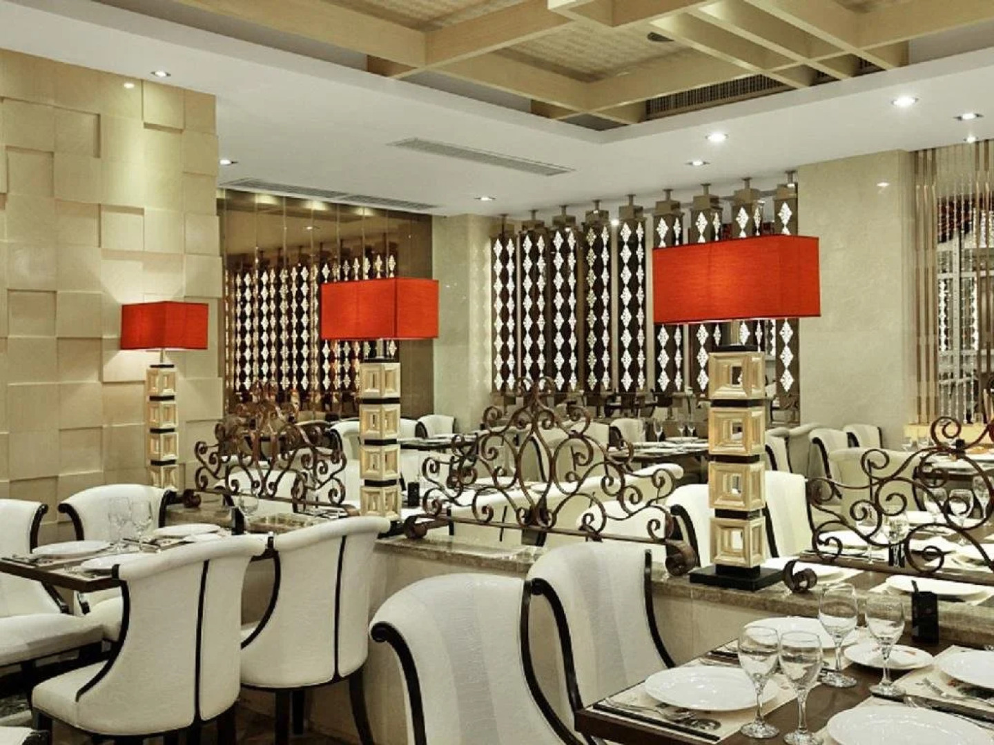 Golden Splendid Hotel Gynn