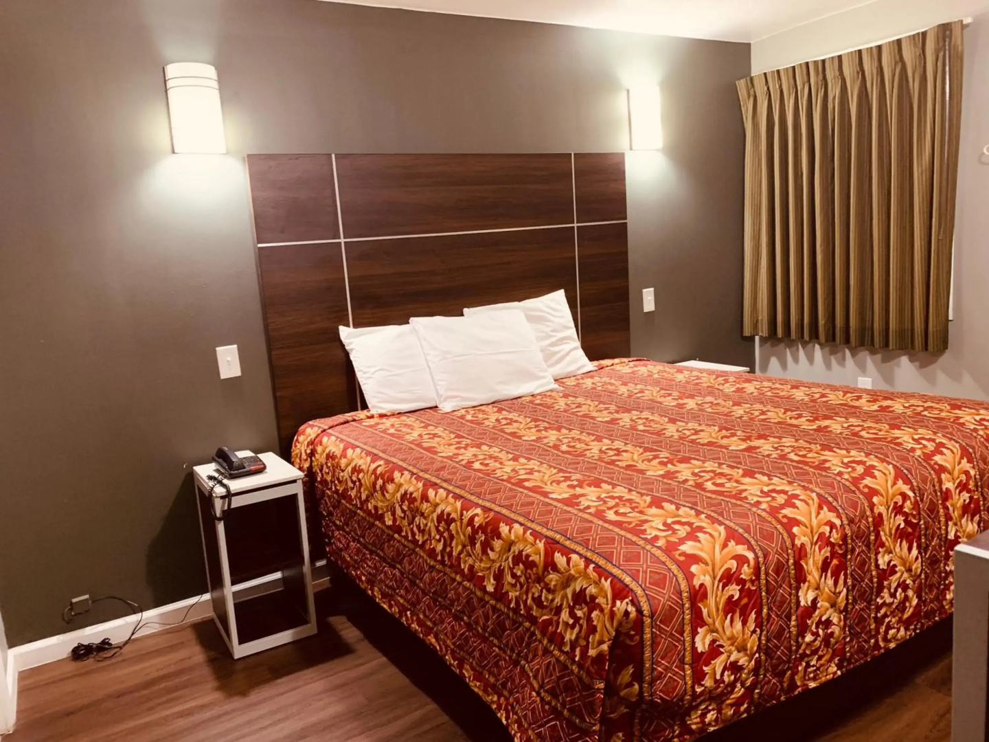 Red Carpet Inn