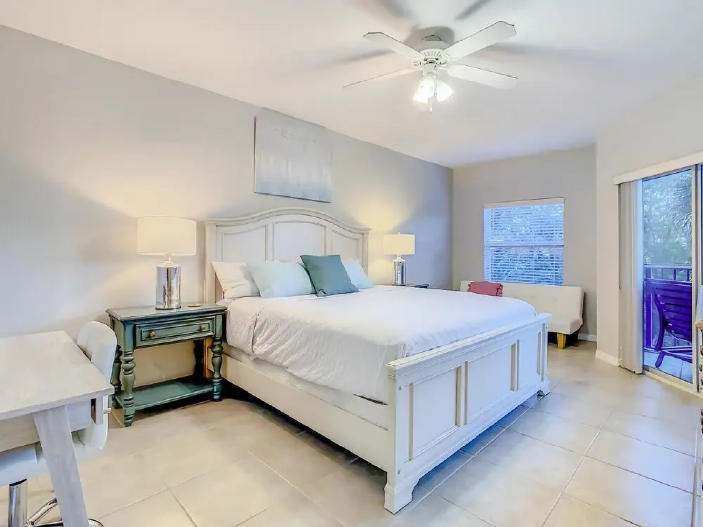 Enjoy the Gorgeous Sunset in This Beautiful 3 2 Condo Ow9-305