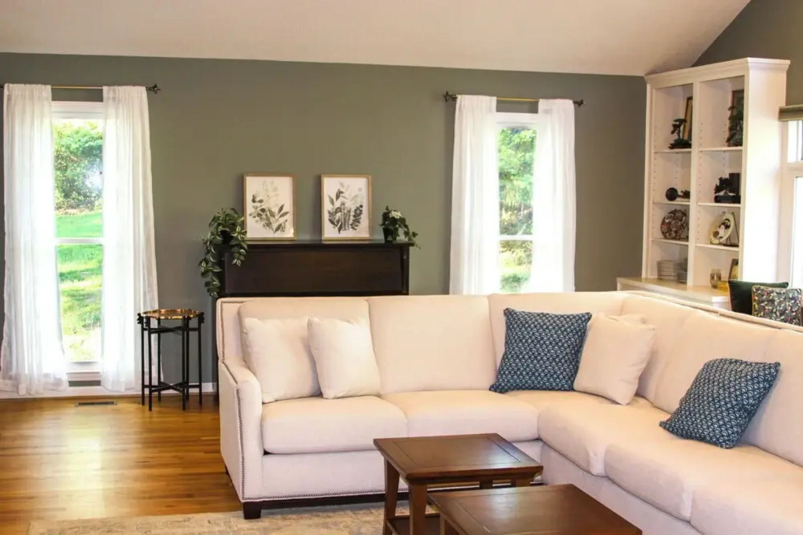 Lakefront Troutman House w/ Spectacular Sunsets!