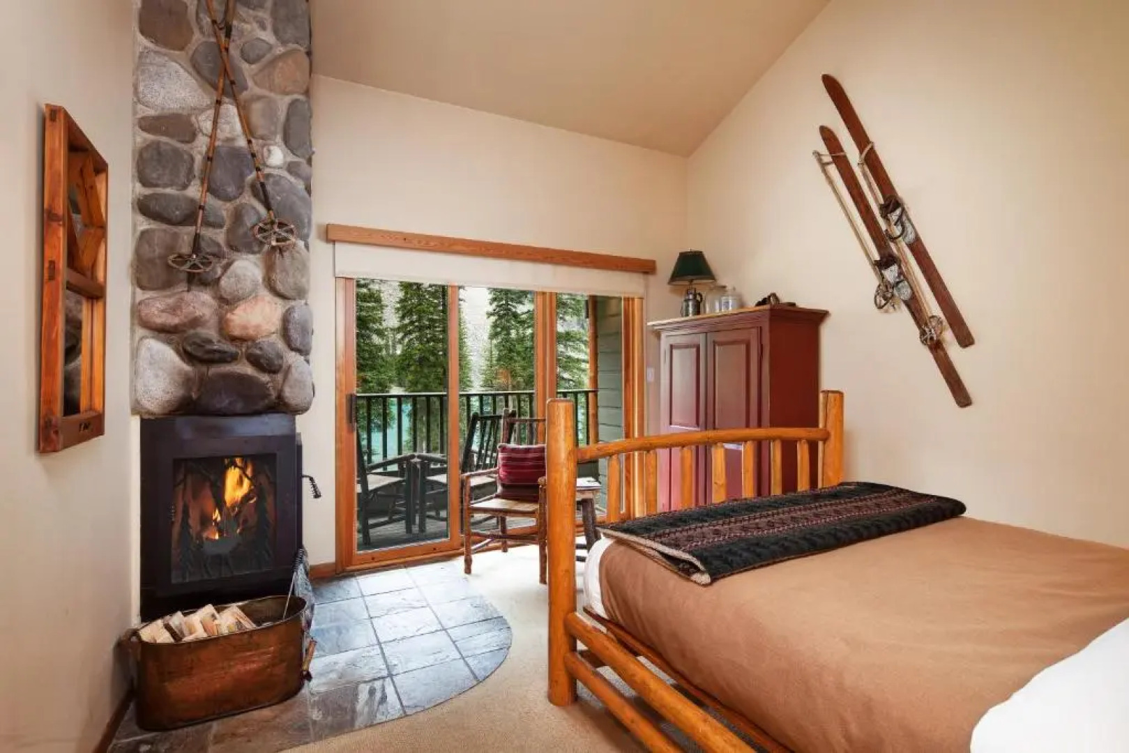 Moraine Lake Lodge