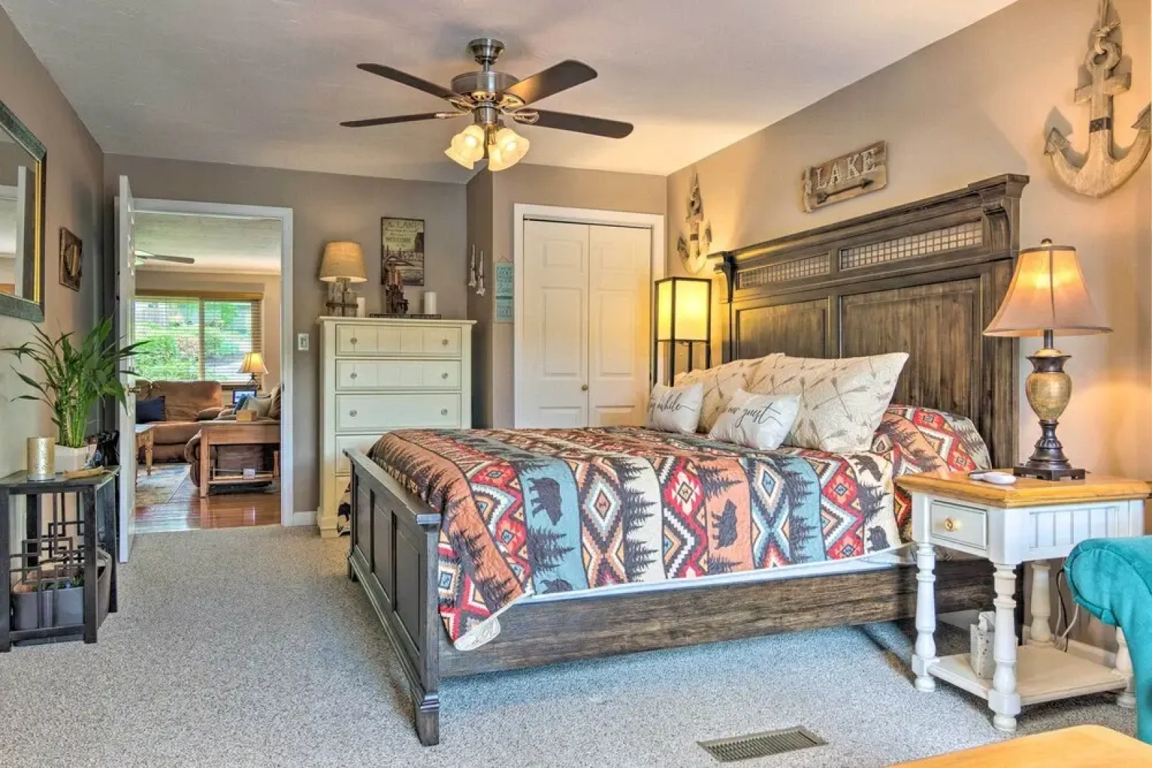 'paradise Lakehouse' in Hickory w/ Dock & Views!